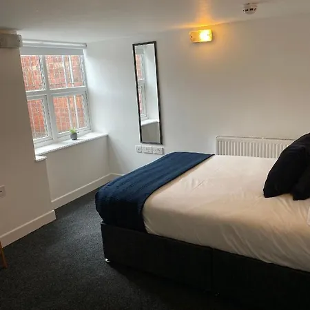 Dom wakacyjny 8 Bed 9 Bath Ensuite House With Hot Tub And Free Parking Sheffield